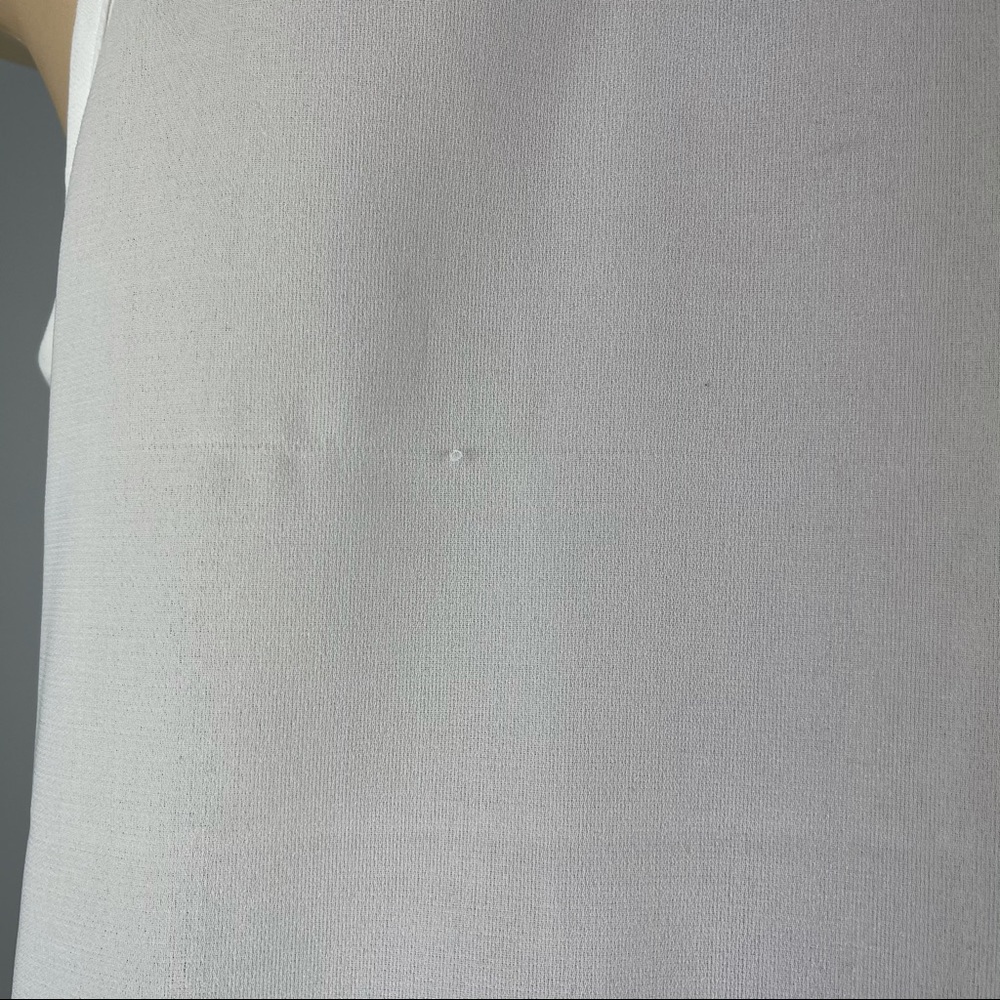 Lovely White Top - Size 8 - Picture 8 of 8